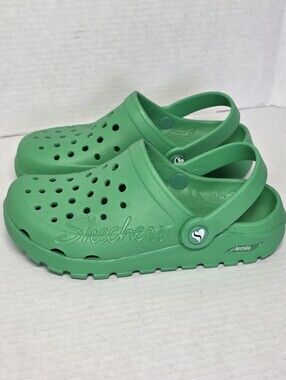 Skechers Foamies Arch Fit Footsteps Pure Joy Clogs Womans Size 5 Green